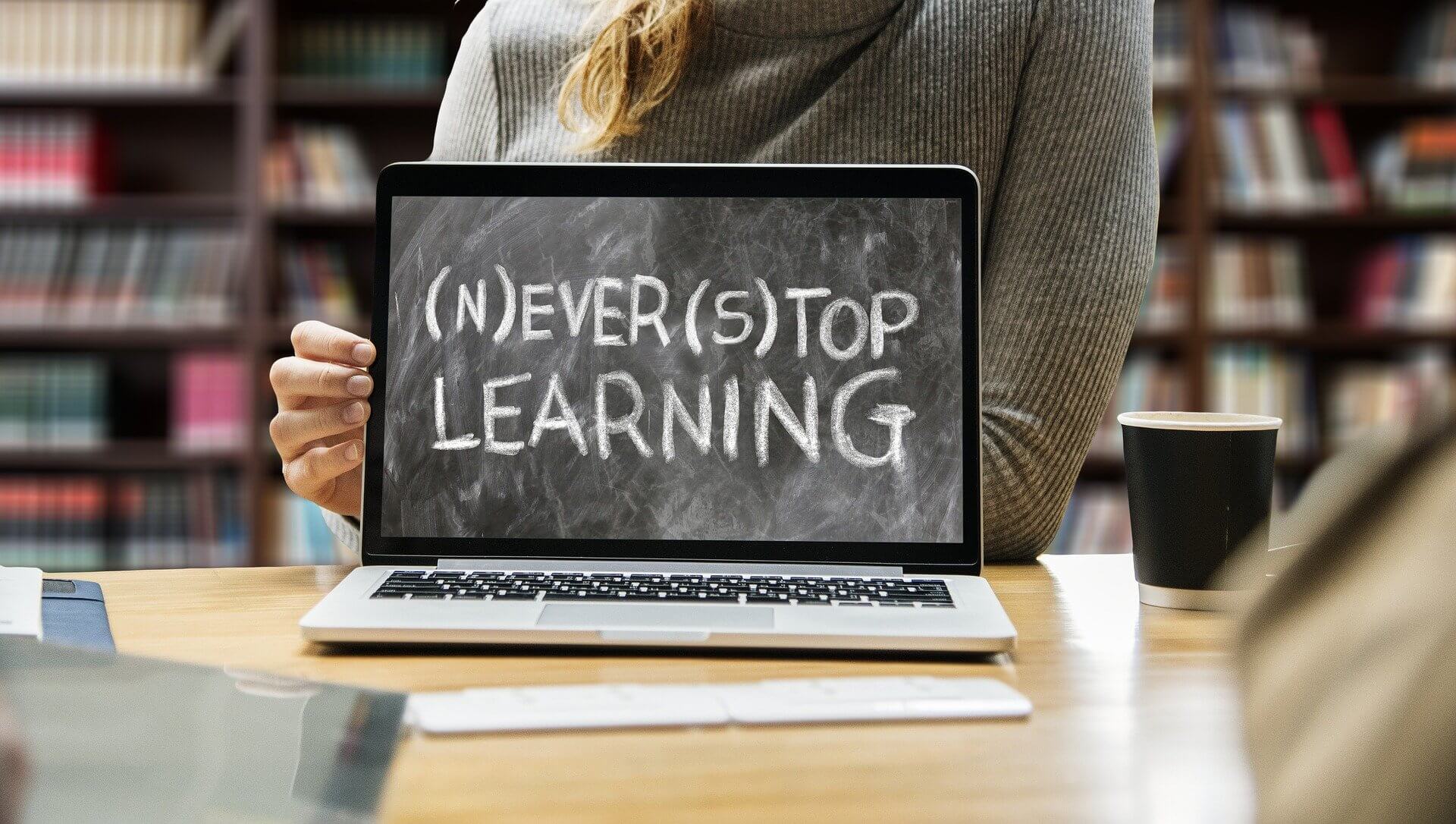 Auf dem Weg zu deinem erfolgreichen Online-Kurs – in 5 Lektionen